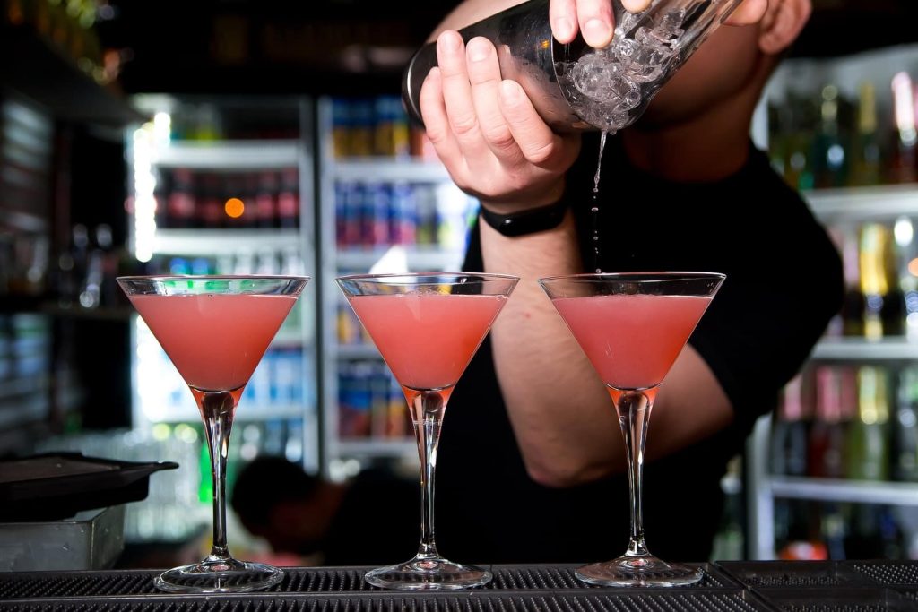 647888ca92d03e3fca3f2363 Bartender p 1600