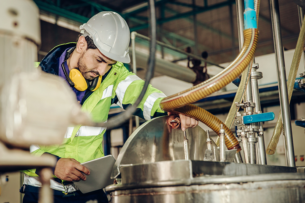 647888ca92d03e3fca3f2452 factory worker engineer staff working in dangerous 2022 10 31 07 09 28 utc