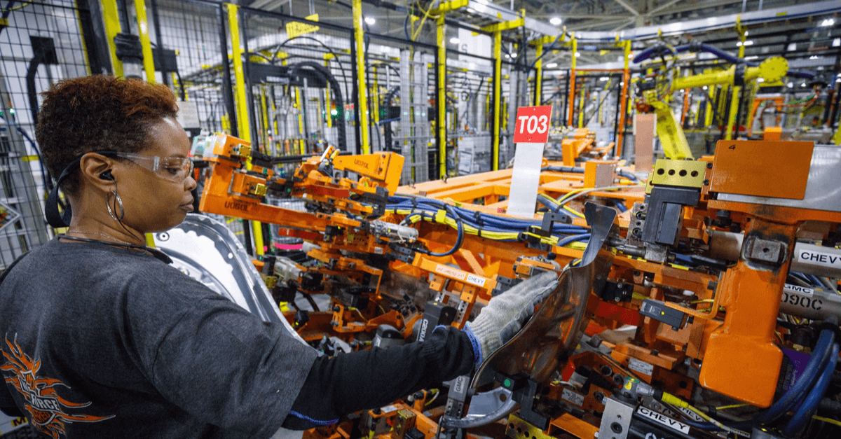 3 Reasons Why Return to Work Programs are Critical for Operational Performance 2 lady working on a machine